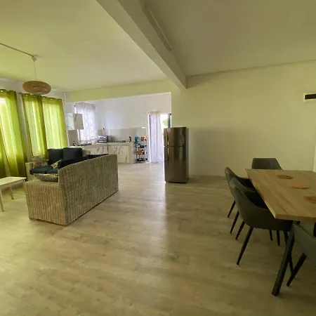 Cosy Seaview Apartment Pointe aux Sable Exterior photo